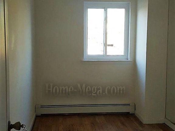 5th image of 1088 E 233rd St