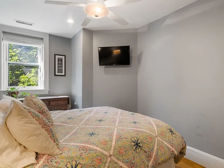 322 Beacon St #3 — Photo 13