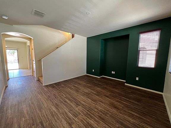 5th image of 1661 W Green Thicket Way