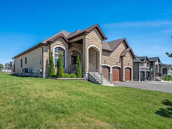 3rd image of 636 Mandara Dr