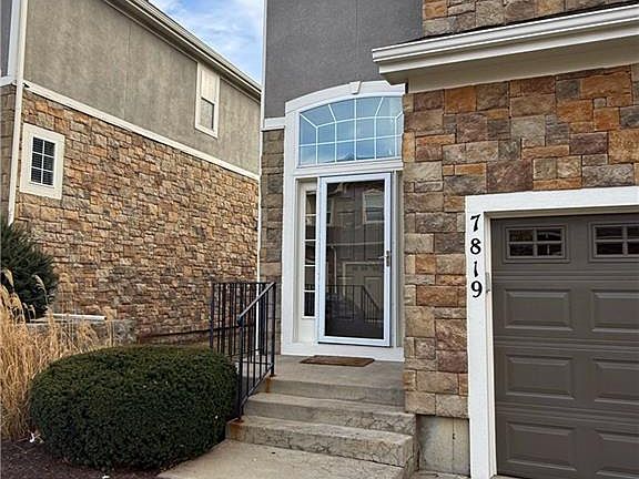 3rd image of 7819 W 158th Ct
