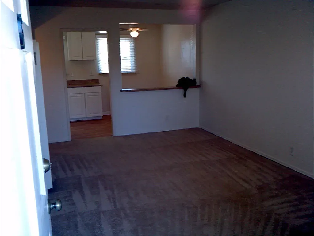 Building Photo - 1211 Mitchell St #1