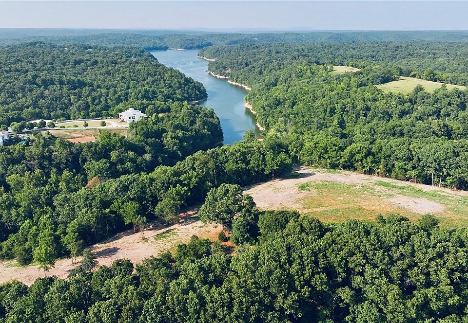 1st image of Lake Point Dr