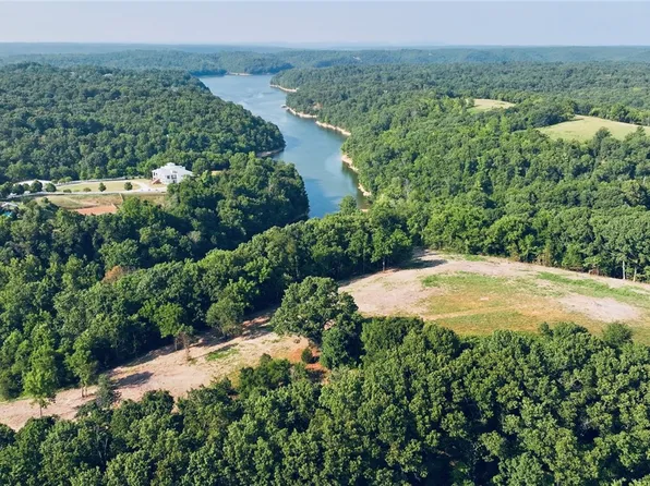 Lake Point Dr, Lowell, AR 72745