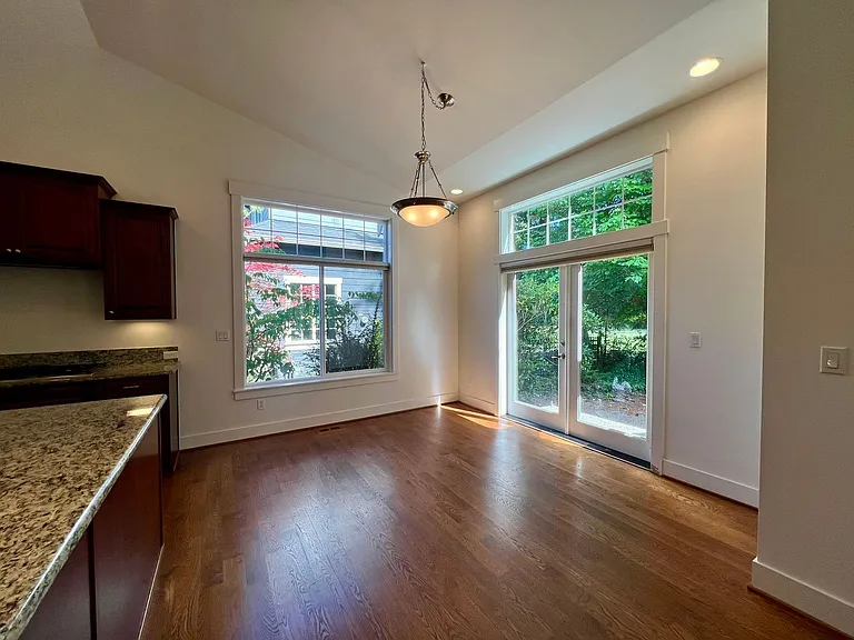 3875 Cameron Dr NE — Photo 10