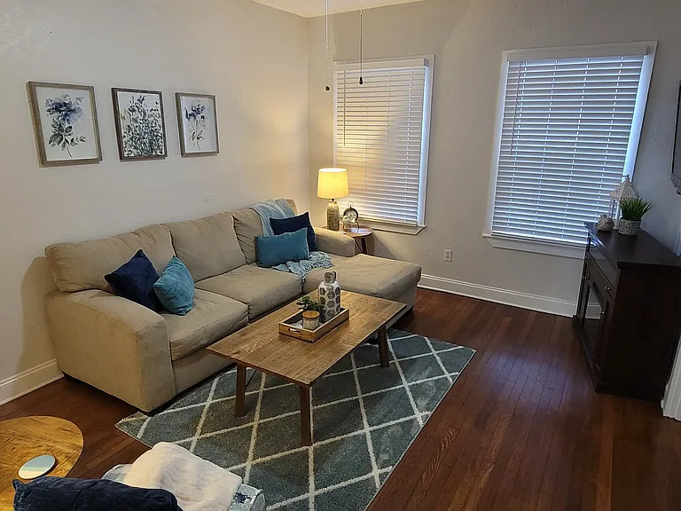 407B S Melville Ave #12 — Photo 2