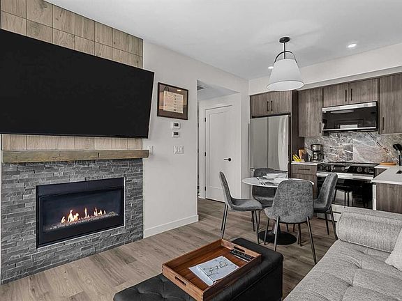 3rd image of 810 S 10th St #104