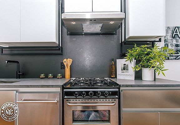 2nd image of 123 Melrose St APT 208