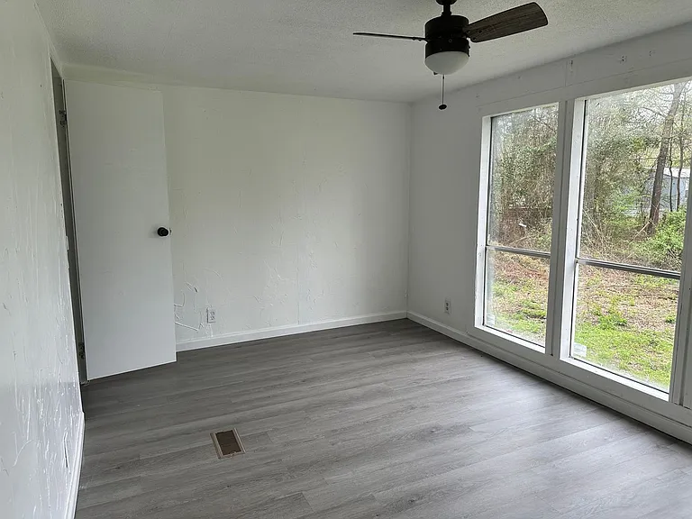 17756 FM 1252 — Photo 11