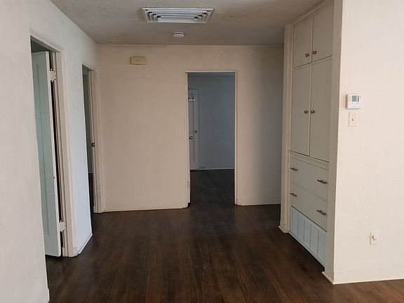 Spacious Den/Living room - hallway