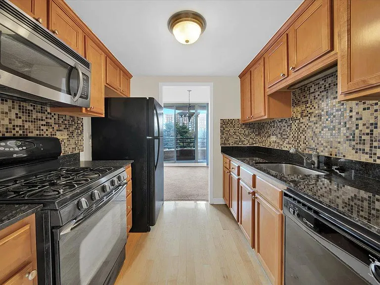 3320 Spinnaker Ln #3A — Photo 9