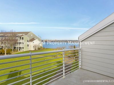 183 N Hayden Bay Dr, Portland, OR, 97217