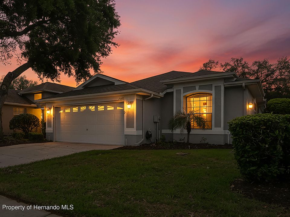 1st image of 14466 Tamarind Loop