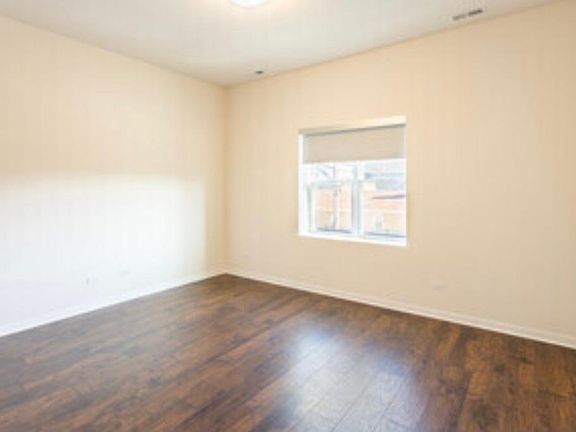 5th image of 4023 N Narragansett Ave APT 103