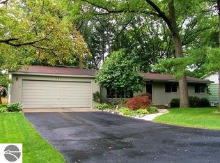 551 Bloomfield Rd, Traverse City, MI 49686