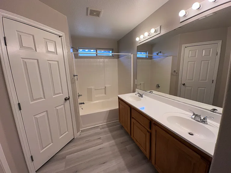 4446 Avery Park Ave — Photo 18