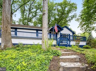 3324 Lorcom Ln, Arlington, VA 22207