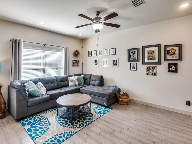 2728 Splendor Dr — Photo 13