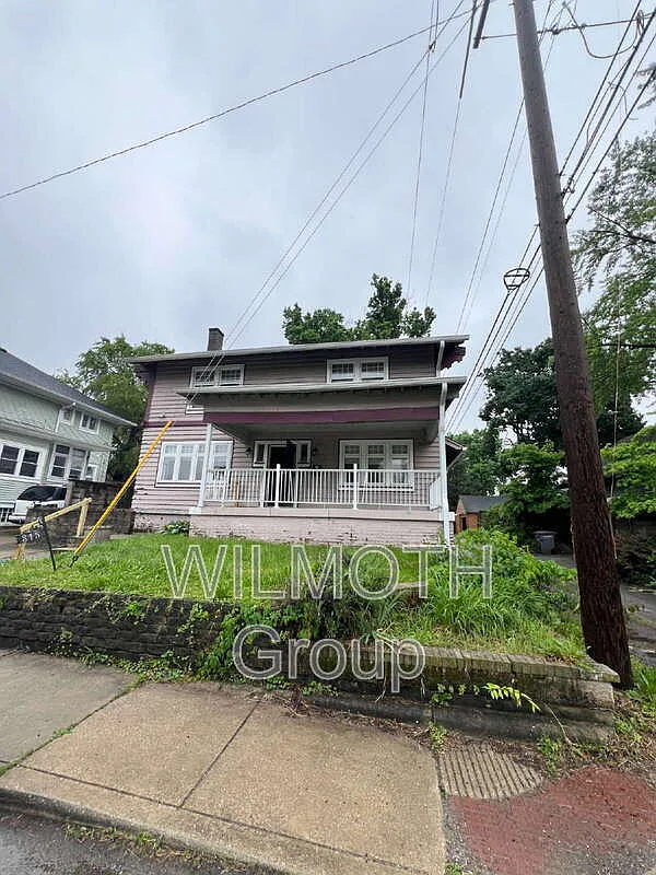 315 E 33rd St photo 1