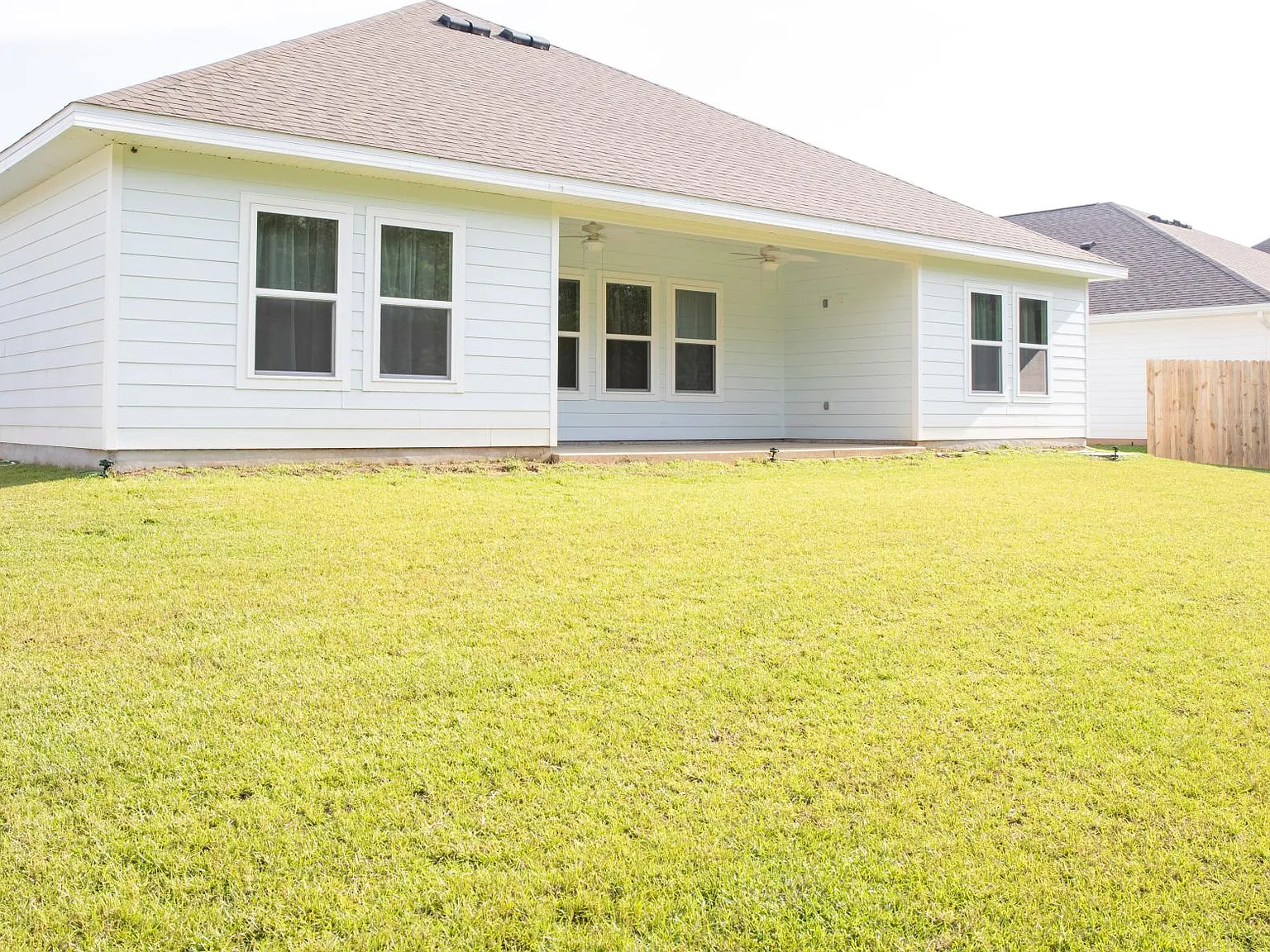 4 bed, 2306 sqft, $3,000 — Photo 4