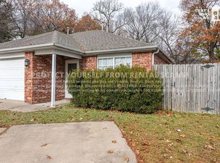 2838 W Wildwood Dr, Fayetteville, AR 72704
