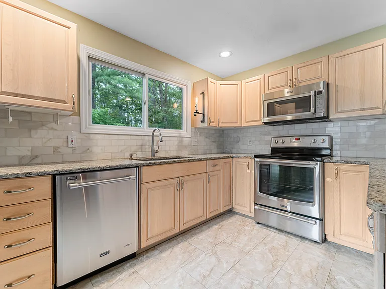 22 Arrowhead Cir #22 — Photo 8