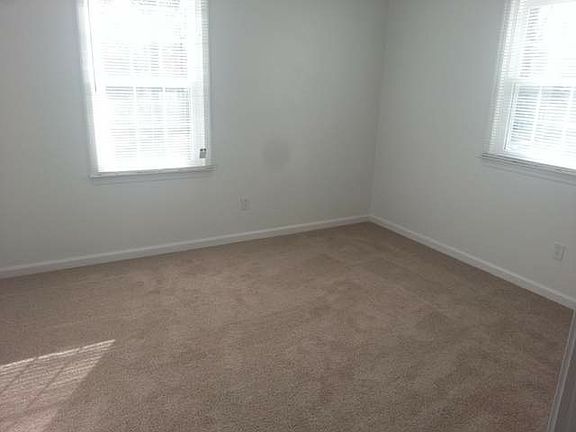 5th image of 92 Hollyridge Ct APT 6