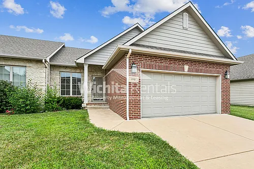 1712-1714 N Bedford Cir Photo 1
