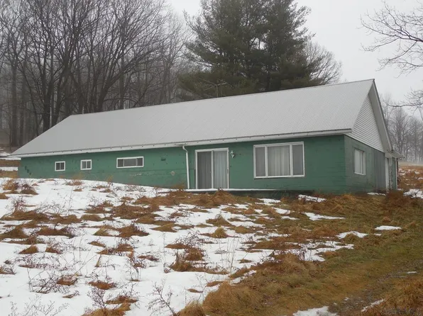 1900 Rockdale Rd, Garrett, PA 15542