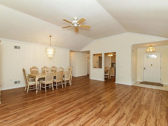 4th image of 2930 Rock Hill Ln