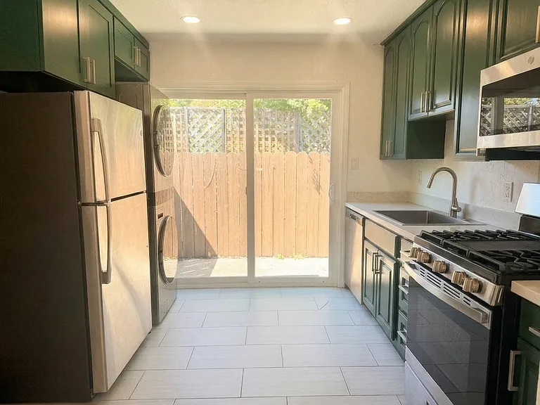 20673 Forest Ave #B — Photo 2