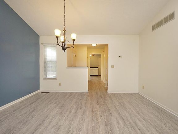 4th image of 804 Lakeshore Dr