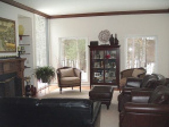 2nd image of 446 Brentwood Dr