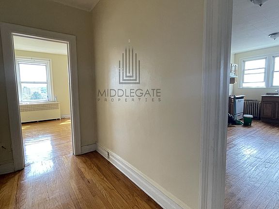 2nd image of 1521 W Union St #401