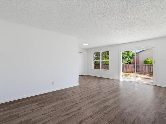 4th image of 2311 Campden Dr