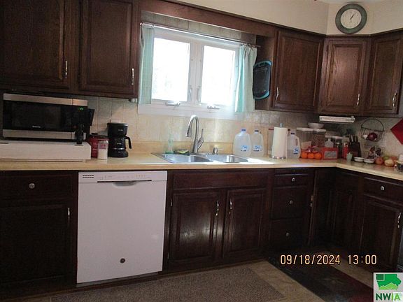 5th image of 2951 Myrtle St