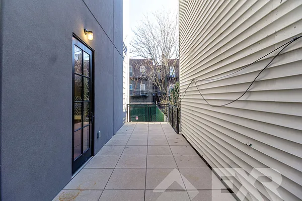 Rented by EXR | media 23