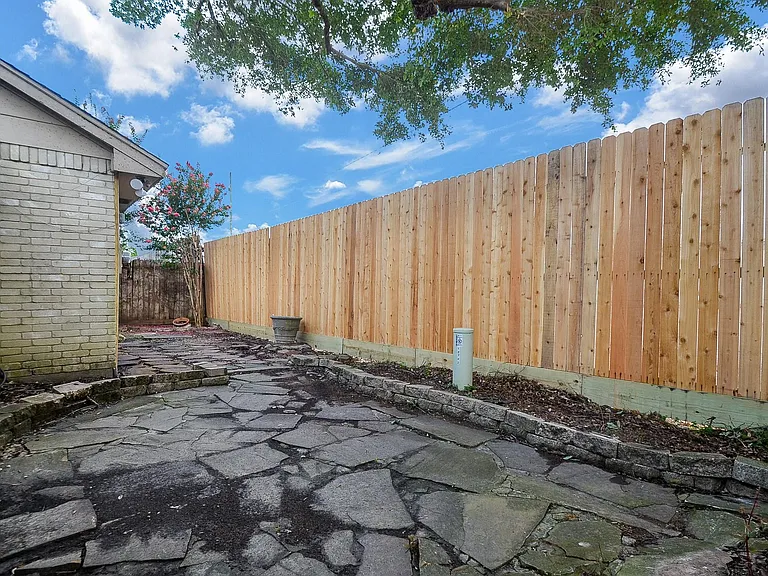 12722 Ashford Brook Dr — Photo 49