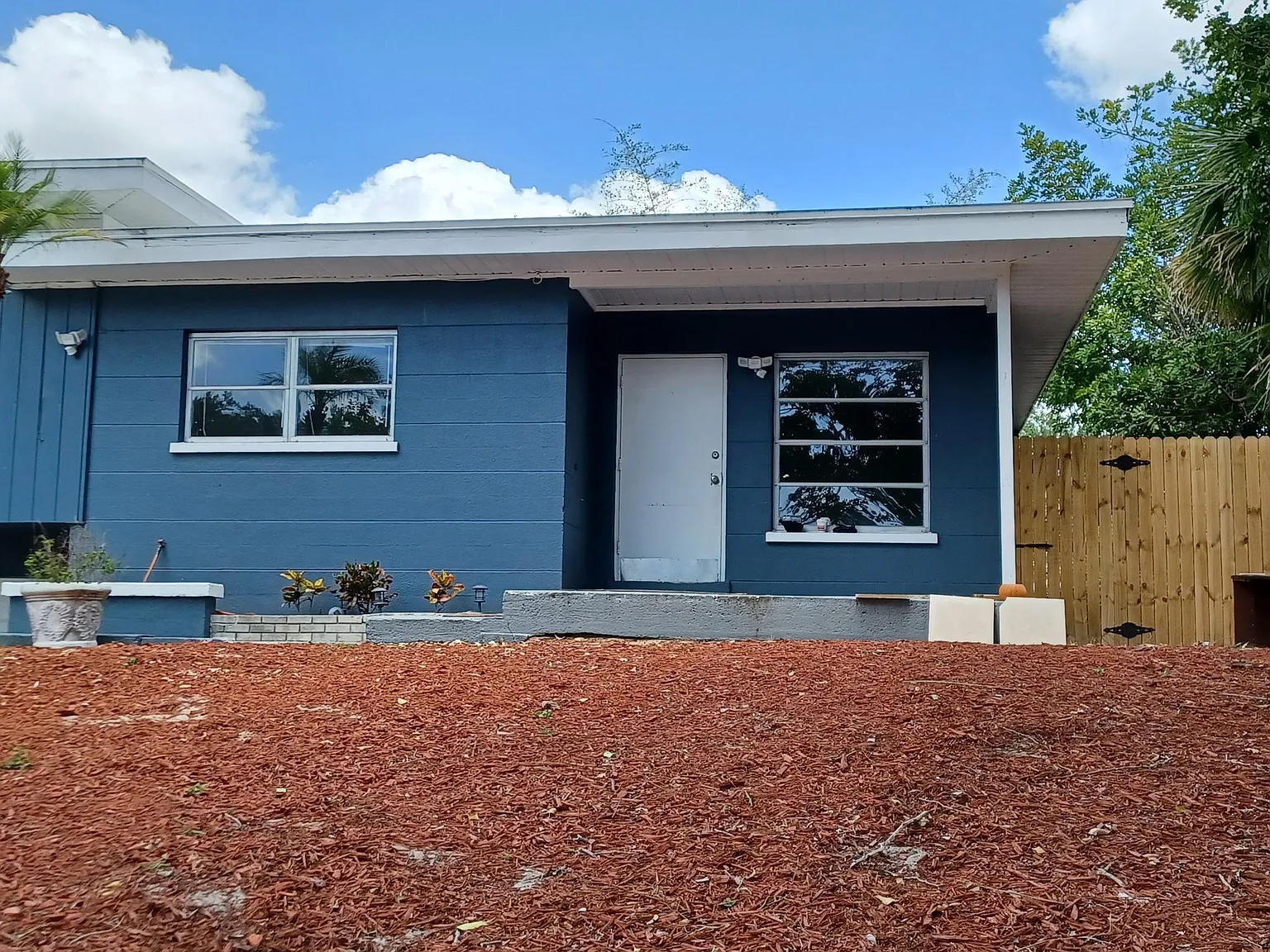 7455 Shepherd St — Photo 1