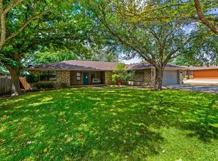 1813 Lois St, Kerrville, TX 78028