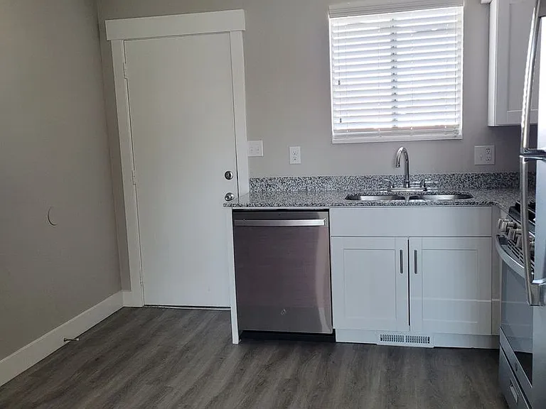Jordanaire Apartments — Photo 33
