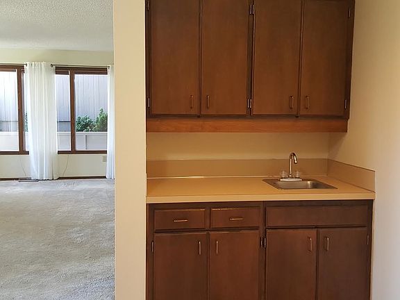 3rd image of 225 19th St NE APT 39