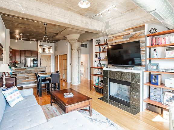 3rd image of 1001 W 15th St Unit 326