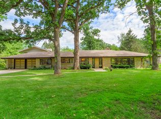 28W166 Robin Ln, NORTHWOODS, IL 60185