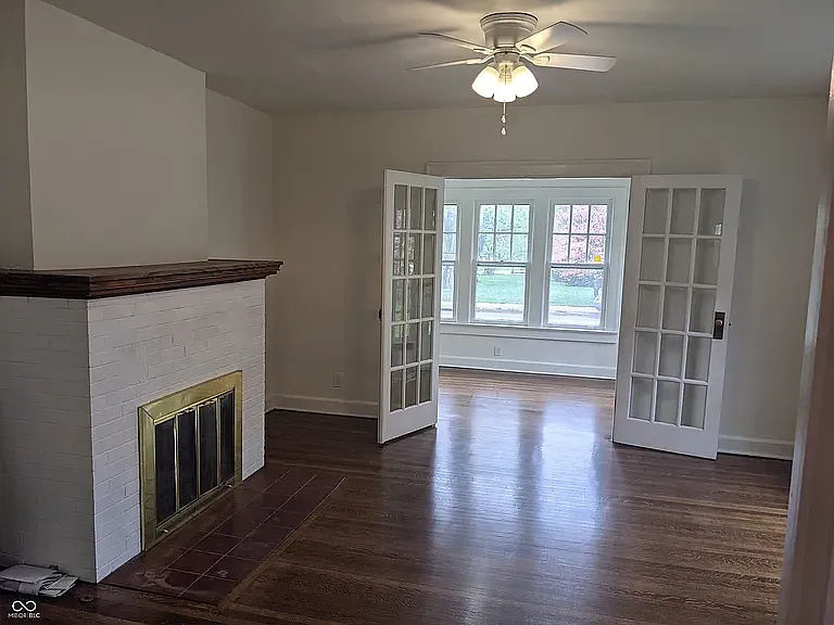 4901 Central Ave — Photo 2