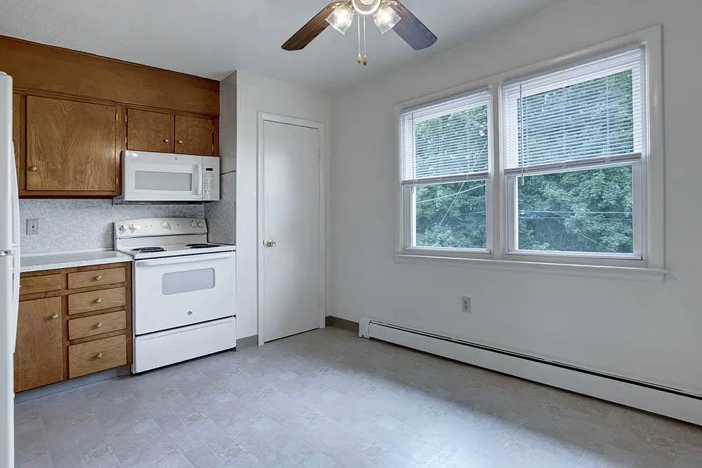 Evergreen Village Apartments — Photo 4