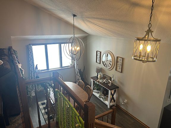 4th image of 604 Kaye St