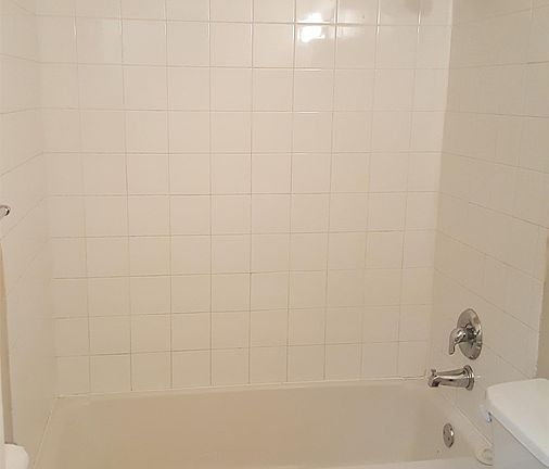 5th image of 976 Robert St S APT 102