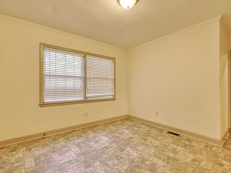831 John B White Sr Blvd — Photo 41
