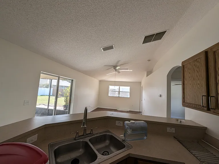 2791 Summerfield St — Photo 12